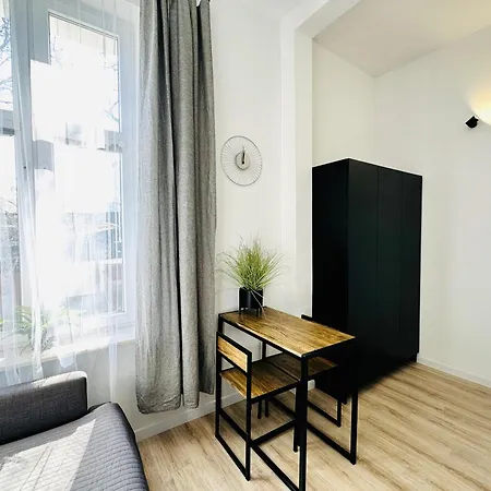 Apartman Oliwa 2-0 *