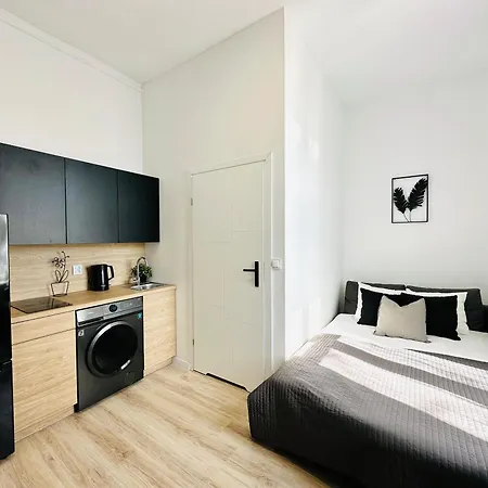 Oliwa 2-0 Apartman *