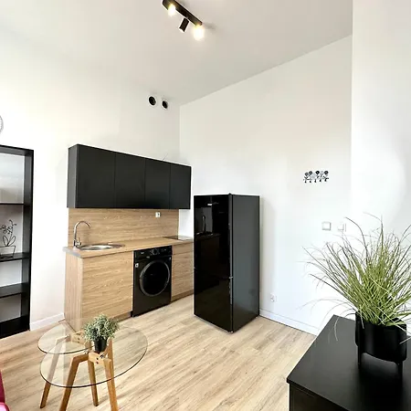 Oliwa 2-0 Apartman *