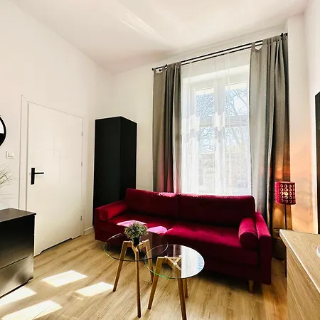 Oliwa 2-0 Διαμέρισμα *